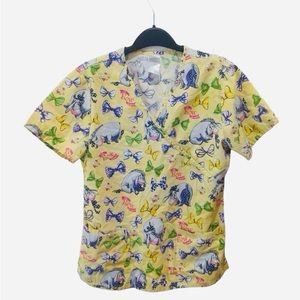 Disney Eyesore Scrub Top Shirt Oh, Bow Is Me Yellow Womens Xs Synch Back Pooh